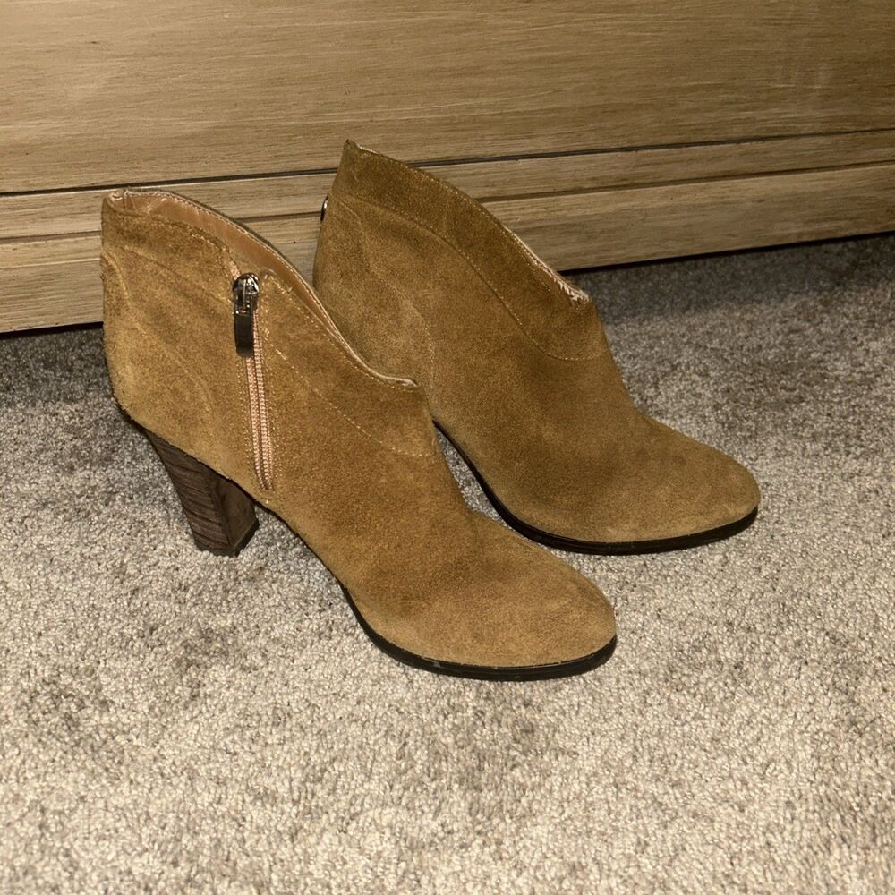 Crown Vintage Ivvy Women's Size 7.5 M Booties Ankle Brown Suede Side Zip Heels
